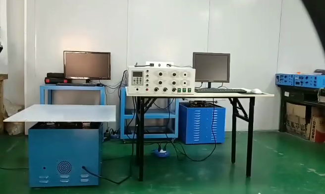 電（diàn）磁（cí）式振動台
