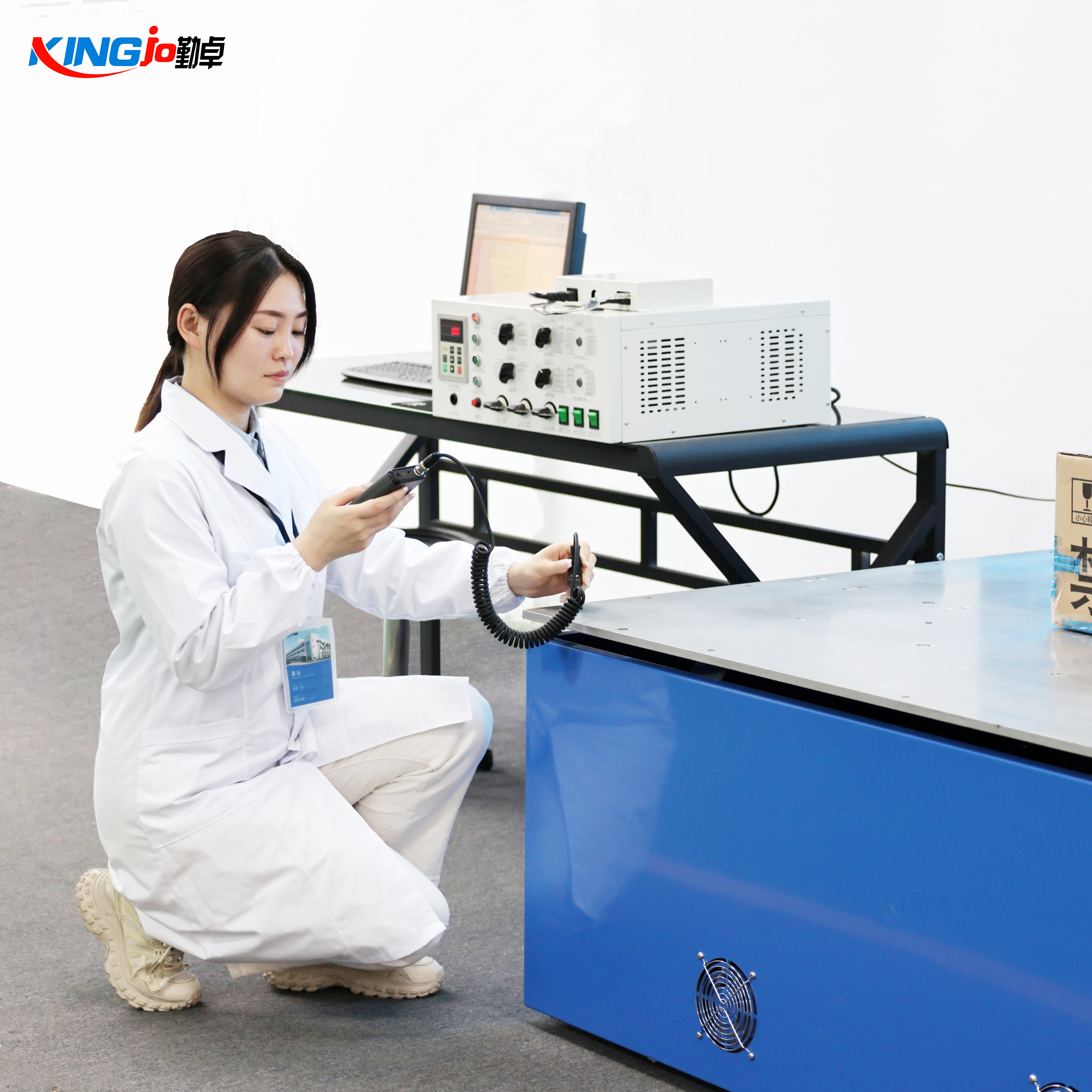 電(diàn)磁式振動台 電磁式振動台(tái)