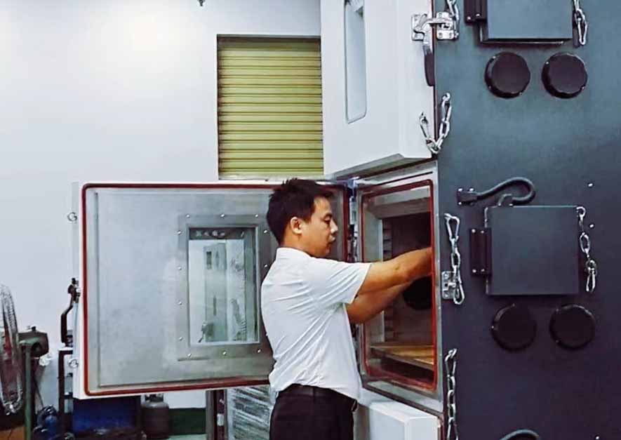 高低溫濕熱循環檢測機 高低(dī)溫濕熱循環檢(jiǎn)測機